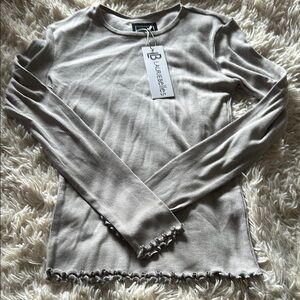 Lily & Lottie Scalloped Hem Fitted Top, NWT, size S.